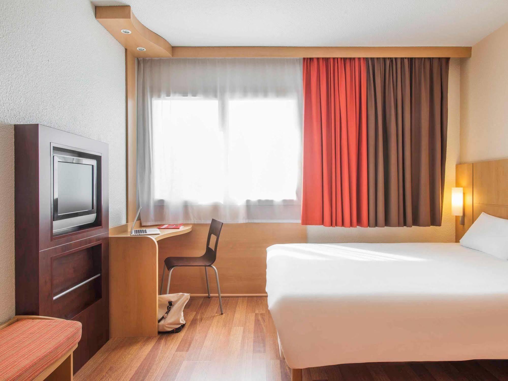 Hotel Ibis Cholet Zewnętrze zdjęcie